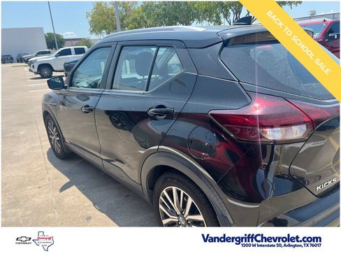 Used 2021 Nissan Kicks SV FWD image 10