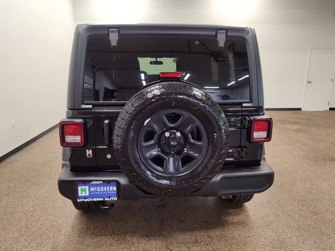Used 2024 Jeep Wrangler Unlimited Sport AWD/4WD image 4