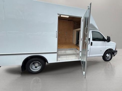 New 2025 Chevrolet Express 3500 w/ Power Convenience Package image 17