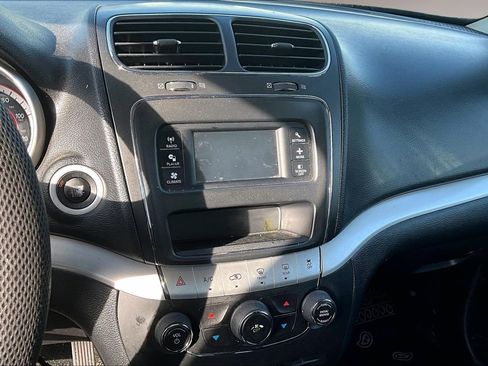 Used 2019 Dodge Journey SE w/ Connectivity Group image 7