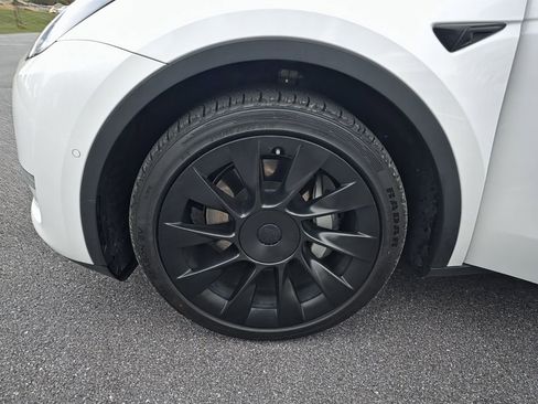 Used 2021 Tesla Model Y Long Range image 27