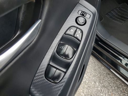 Used 2025 Nissan Sentra SV image 17