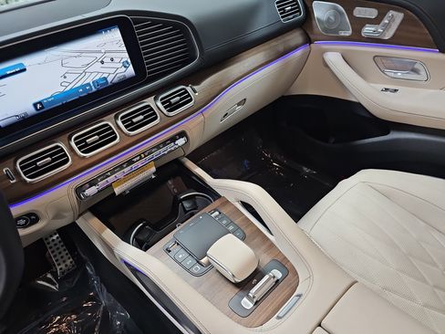 New 2026 Mercedes-Benz GLS 63 AMG 4MATIC image 27