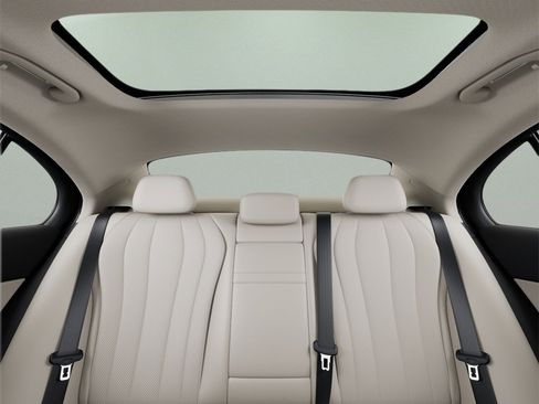 Used 2025 Mercedes-Benz E 350 Sedan image 44