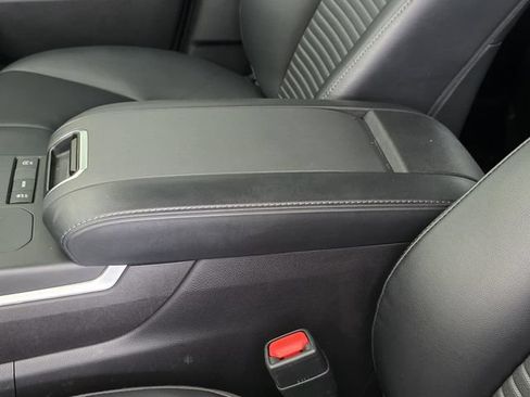 Used 2022 Toyota Highlander XSE FWD image 9