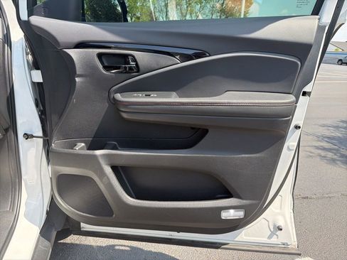 Certified 2024 Honda Passport Black Edition image 26
