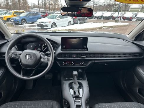 Used 2025 Honda HR-V LX image 10