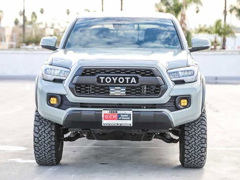 Used 2023 Toyota Tacoma TRD Off-Road image 3