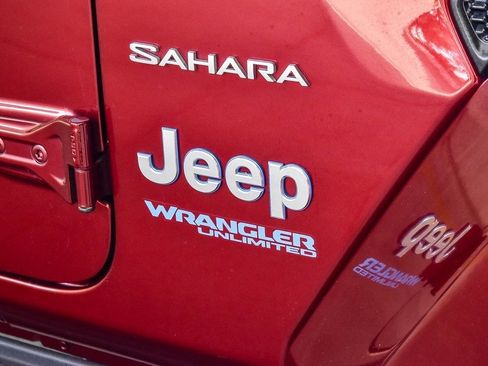 Used 2021 Jeep Wrangler Unlimited Sahara w/ Cold Weather Group image 9