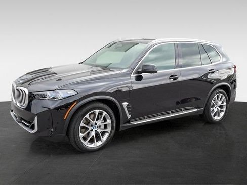 Used 2025 BMW X5 xDrive50e AWD/4WD image 4