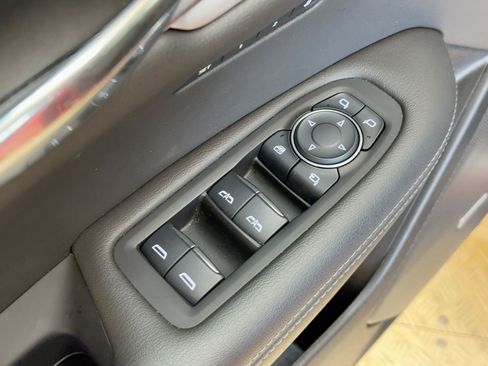 Certified 2025 Cadillac XT6 Premium Luxury image 12