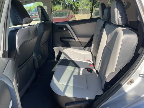 Used 2017 Toyota RAV4 Platinum image 12