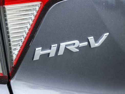 Used 2021 Honda HR-V Sport image 9
