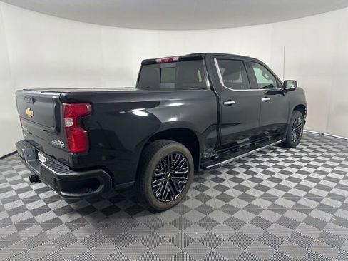 Used 2022 Chevrolet Silverado 1500 High Country w/ Technology Package AWD/4WD image 5