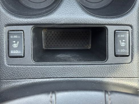 Used 2018 Nissan Rogue SV image 20