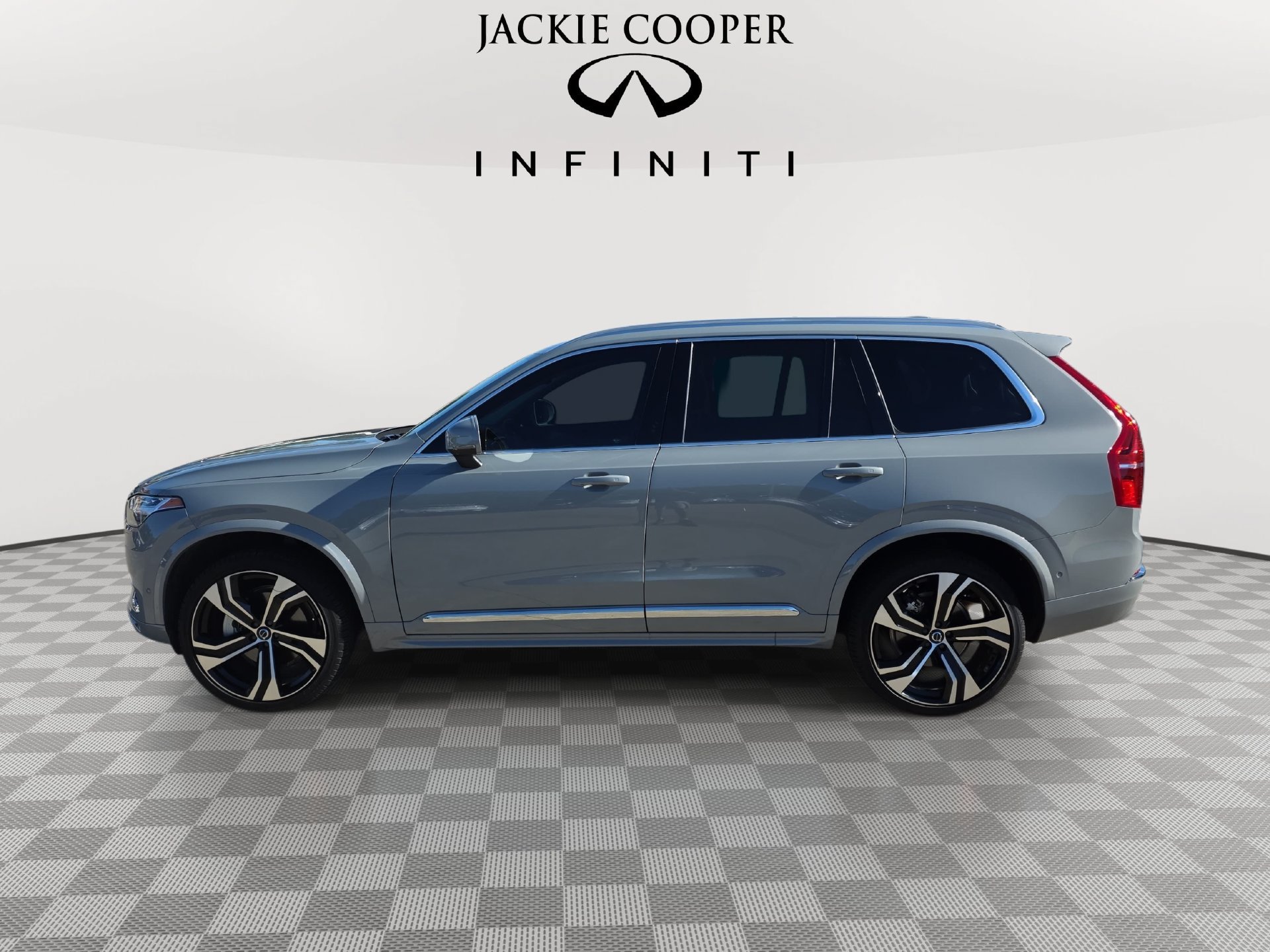 Used 2024 Volvo XC90 B6 Ultimate w/ Protection Package Premier AWD/4WD image 8