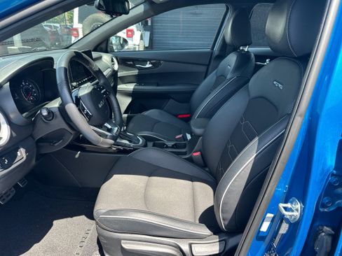 Used 2023 Kia Forte GT-Line w/ GT-Line Technology Package FWD image 9