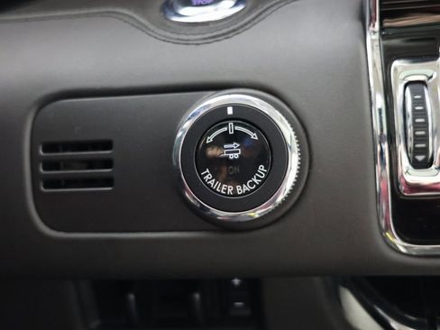 Used 2020 Lincoln Navigator L Black Label w/ Cargo Convenience Package image 31