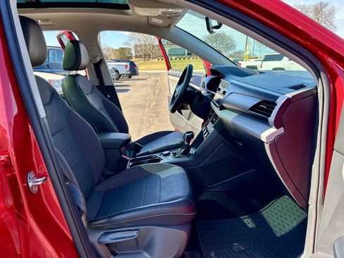 Used 2022 Volkswagen Taos SE image 7