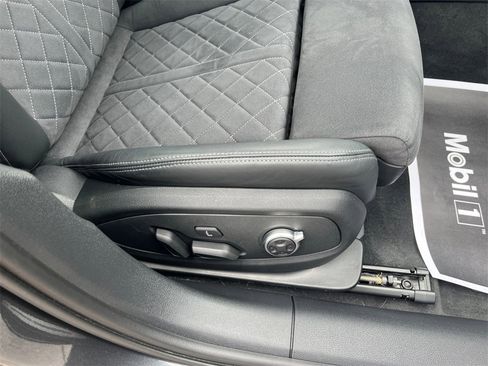 Used 2022 Audi S4 Premium Plus w/ Premium Plus Package image 16