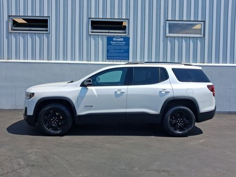 Used 2023 GMC Acadia AT4 w/ Preferred Package AWD/4WD image 2