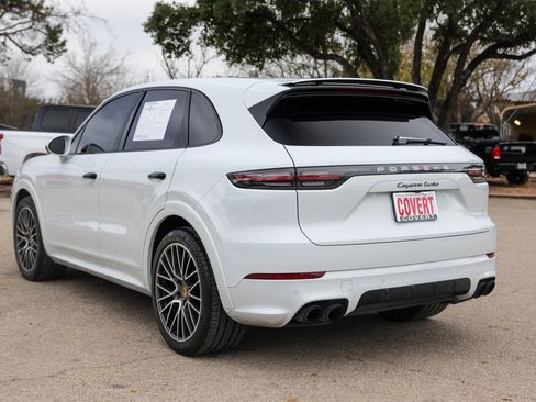 Used 2020 Porsche Cayenne Turbo w/ Assistance Package image 3