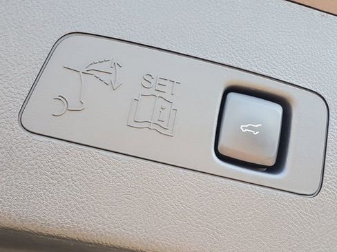 Certified 2023 Lincoln Corsair AWD w/ Equipment Group 101A image 28