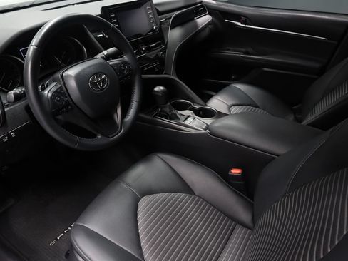 Used 2022 Toyota Camry SE w/ Convenience Package FWD image 22