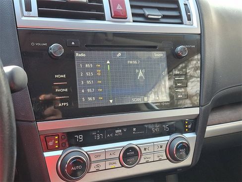 Used 2017 Subaru Outback 2.5i Limited image 18