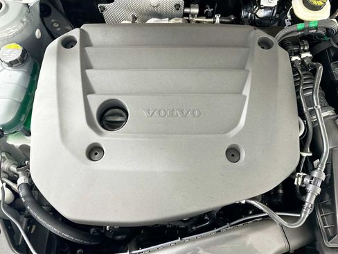 Used 2025 Volvo XC40 B5 Core w/ Climate Package AWD/4WD image 28