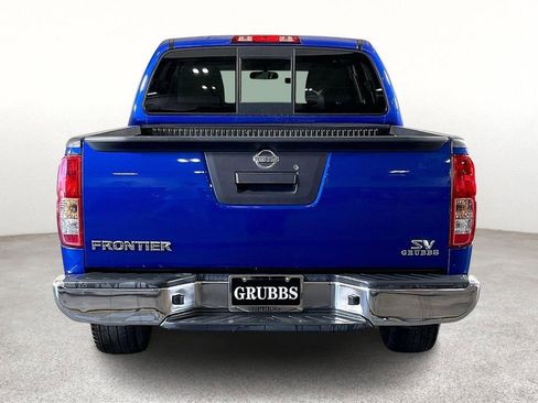 Used 2015 Nissan Frontier SV image 6