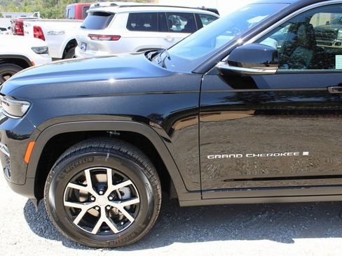 New 2025 Jeep Grand Cherokee Limited image 9