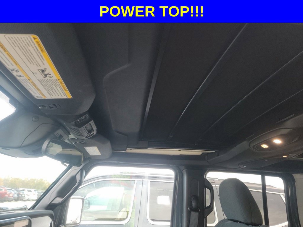 Used 2026 Jeep Wrangler Unlimited Sahara AWD/4WD image 13
