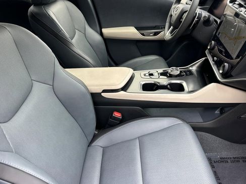 Certified 2025 Lexus RZ 300e w/ Accessory Package (2T) image 32