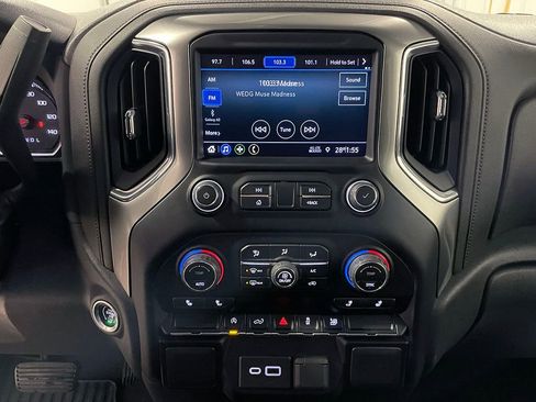 Used 2022 Chevrolet Silverado 1500 LT image 28