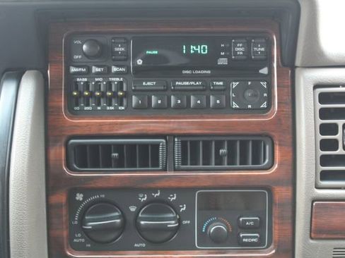 Used 1993 Jeep Grand Cherokee Limited image 12