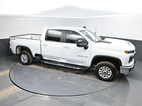 Used 2025 Chevrolet Silverado 2500 LT w/ Convenience Package image 24