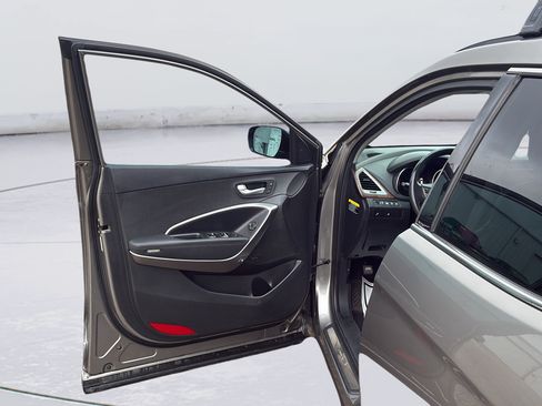 Used 2018 Hyundai Santa Fe Sport FWD image 20