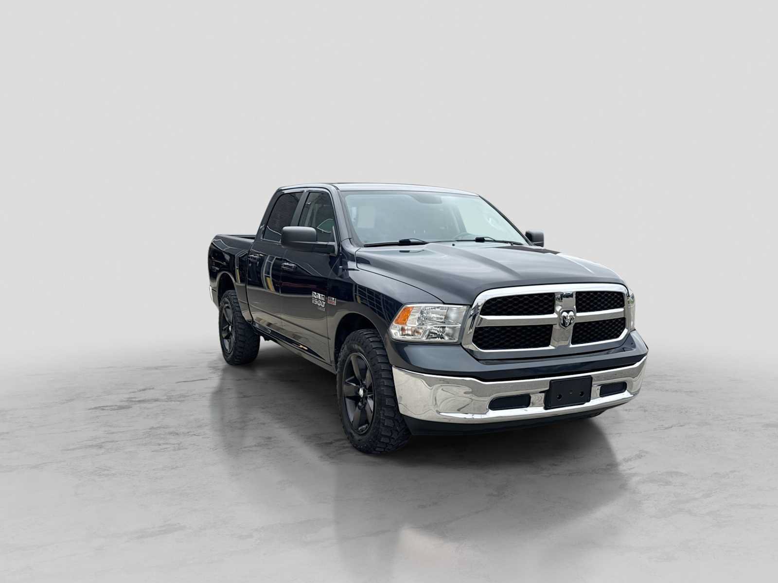 Used 2019 RAM 1500 Classic SLT AWD/4WD image 8