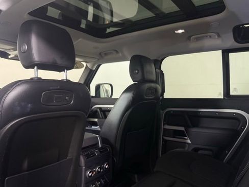 Used 2020 Land Rover Defender 110 First Edition image 24