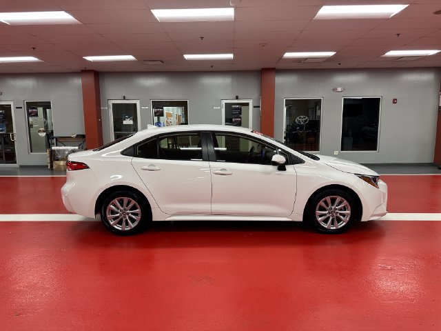 Certified 2024 Toyota Corolla LE w/ LE Convenience Package FWD image 3