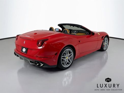Used 2016 Ferrari California T image 6