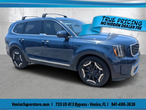 Used 2023 Kia Telluride S AWD/4WD image 1