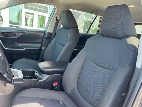 Used 2023 Toyota RAV4 LE AWD/4WD image 21