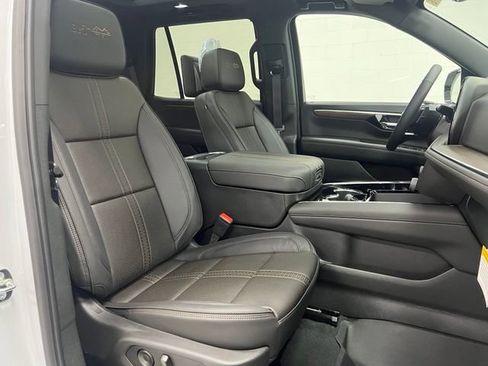 New 2026 Chevrolet Tahoe High Country AWD/4WD image 24