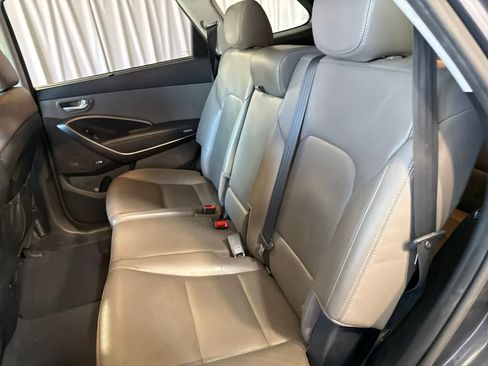 Used 2017 Hyundai Santa Fe FWD image 18