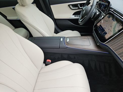 Certified 2025 Mercedes-Benz E 350 Sedan image 15