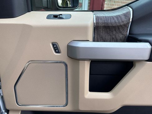 Used 2019 Ford F250 Lariat w/ Chrome Package AWD/4WD image 14