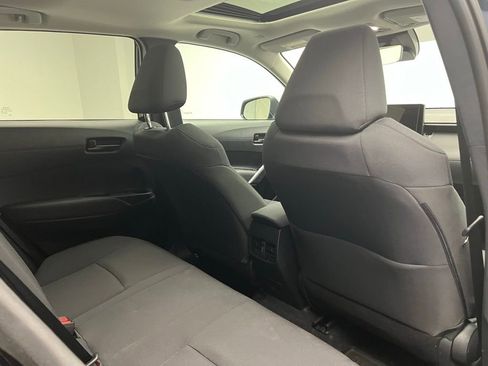 Used 2024 Toyota Corolla Cross LE image 8