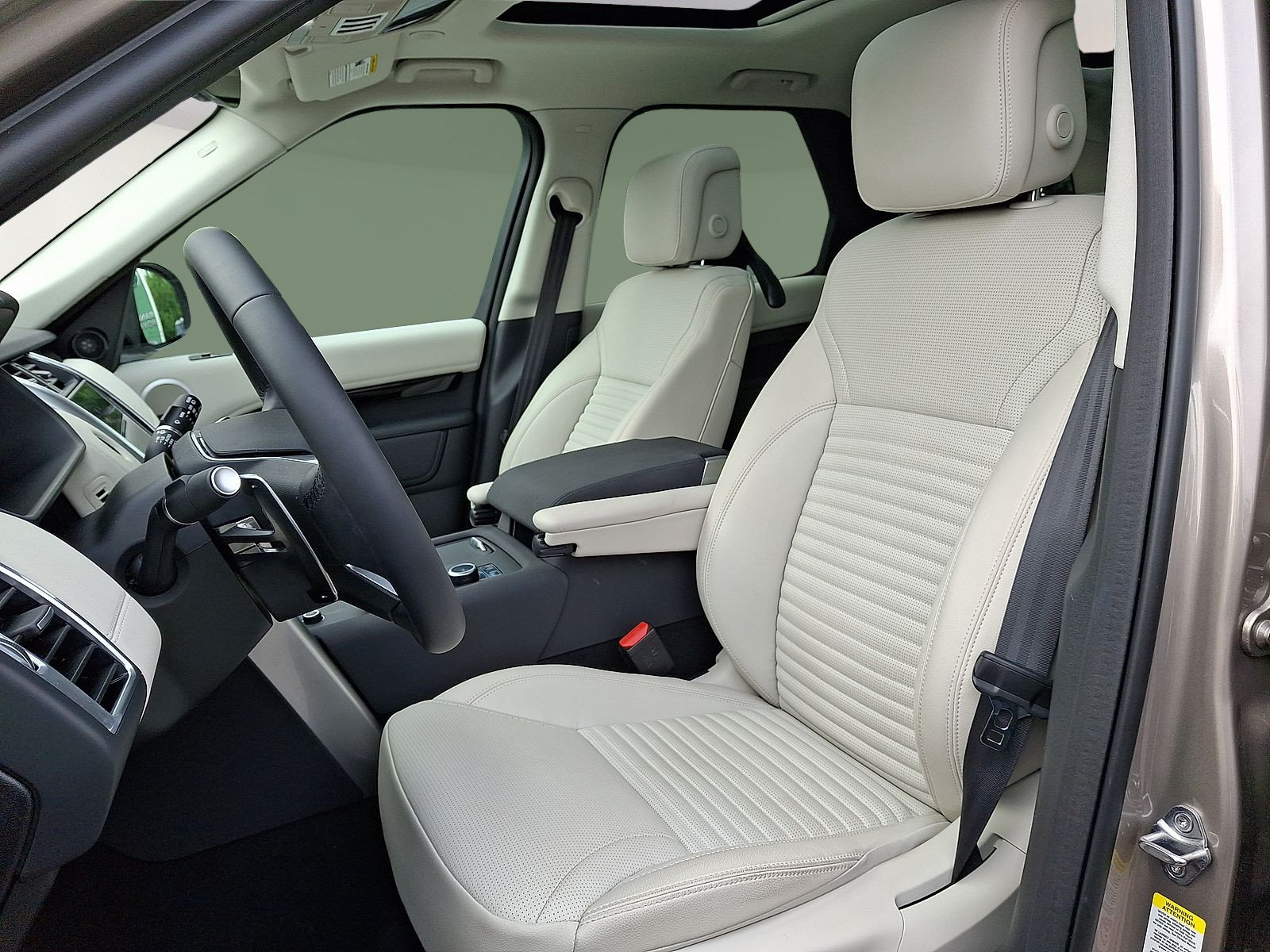 Certified 2026 Land Rover Discovery S AWD/4WD image 9